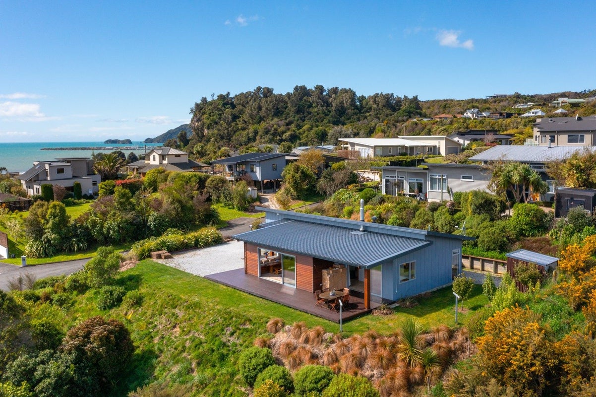 19 Sandridge Terrace, Pohara, Takaka - Carousel 1