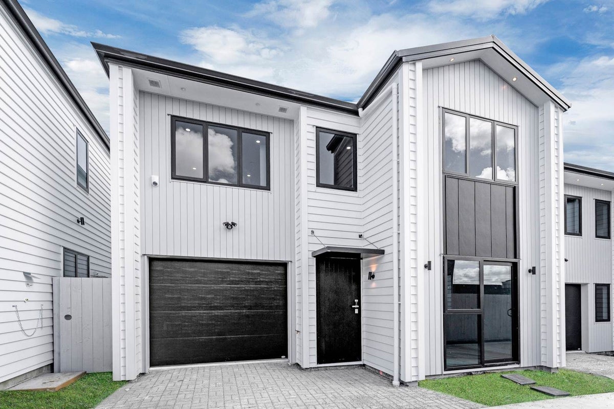 8B Gardiner Grove, Mangere East, Auckland - Carousel 1