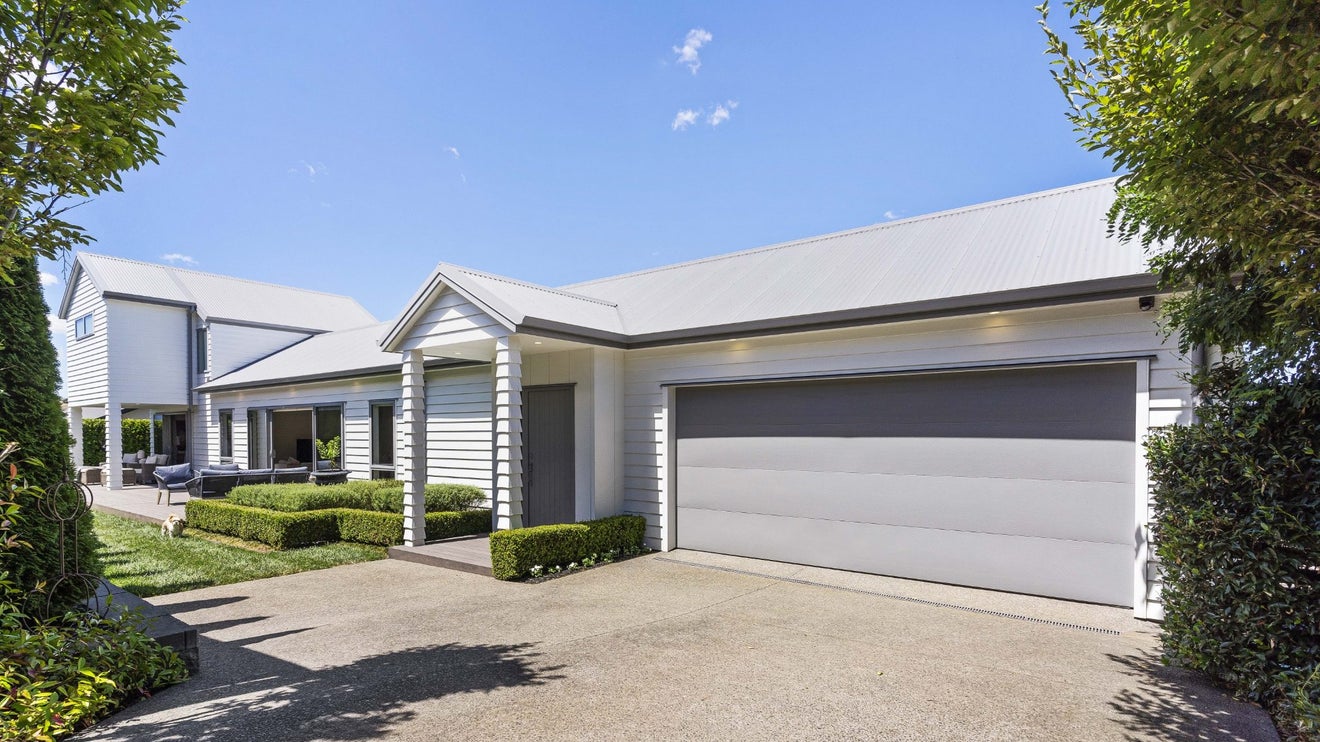 15 Knoll Rise, Pukekohe, Pukekohe - Carousel 1