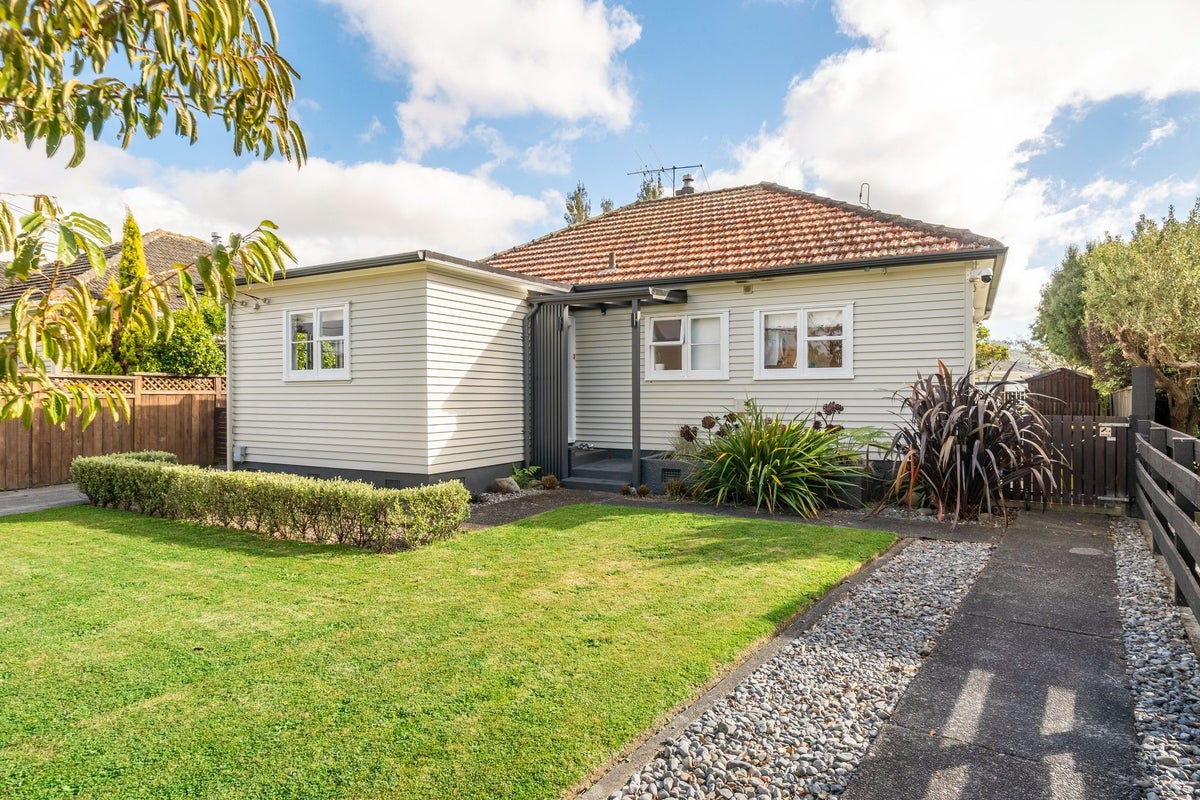 12 Gadsby Street, Avalon, Lower Hutt - Carousel 1
