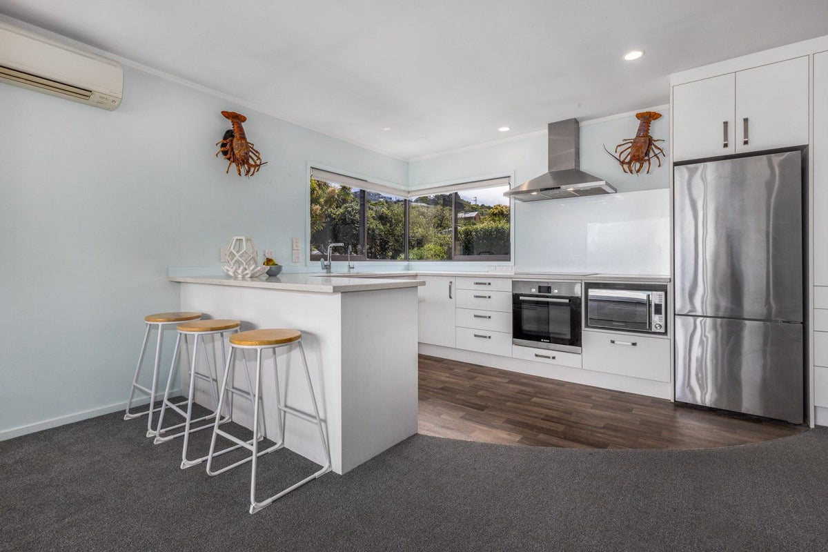 51A Moana Road, Plimmerton, Porirua - Carousel 2