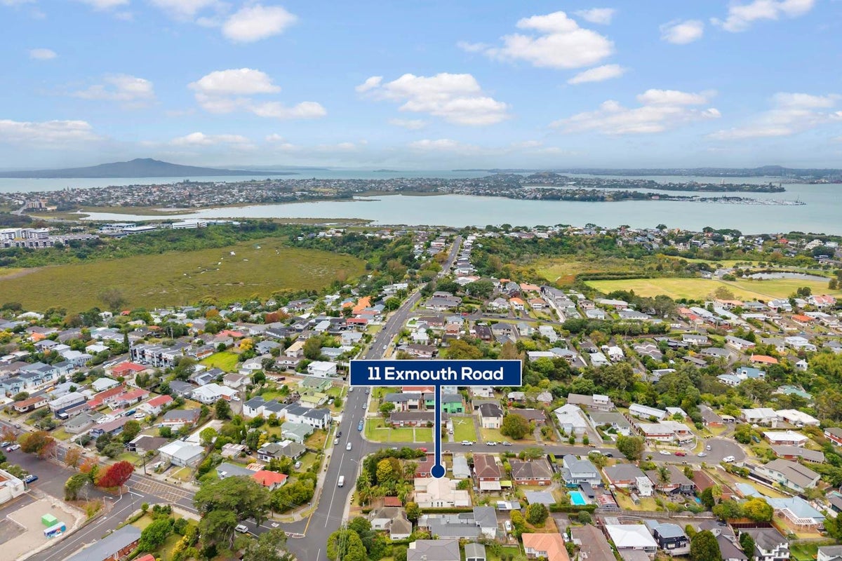 11 Exmouth Road, Northcote, Auckland - Carousel 23