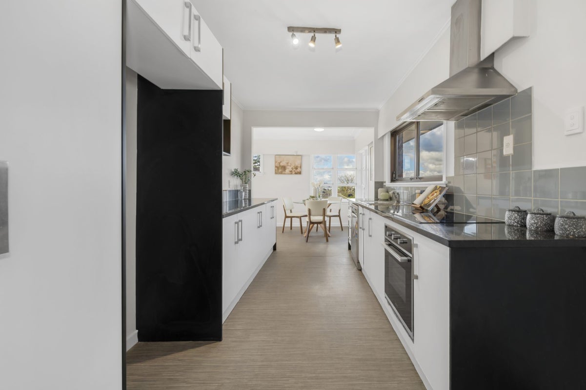 12 Clayton Road, Manurewa, Auckland - Carousel 2
