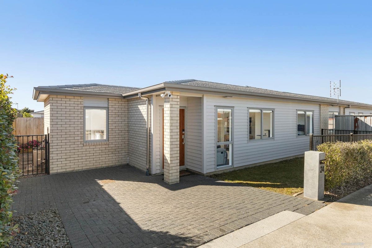 24 Kapia Street, Pukekohe, Pukekohe - Carousel 1