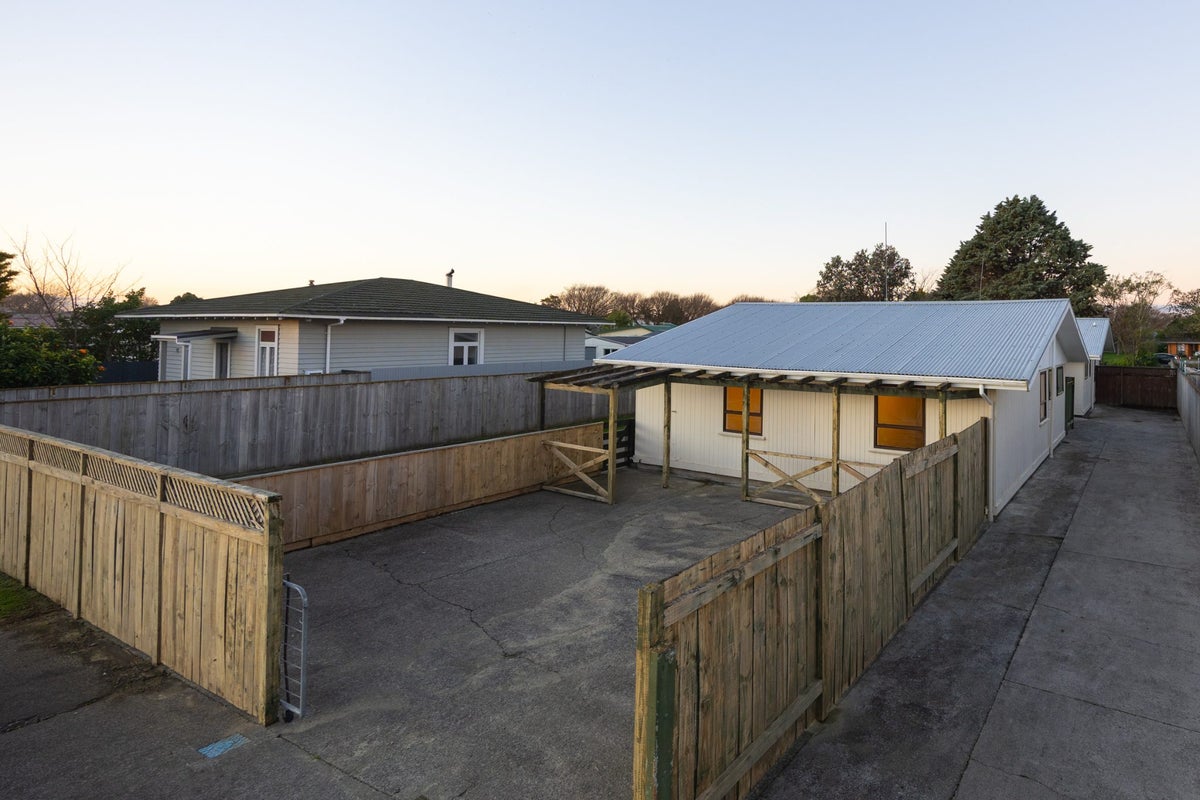 67 Maxwells Line, Awapuni, Palmerston North, Manawatu / Whanganui - Carousel 1