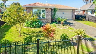 9 Wai Iti Place, Clendon Park, Auckland - Carousel 1
