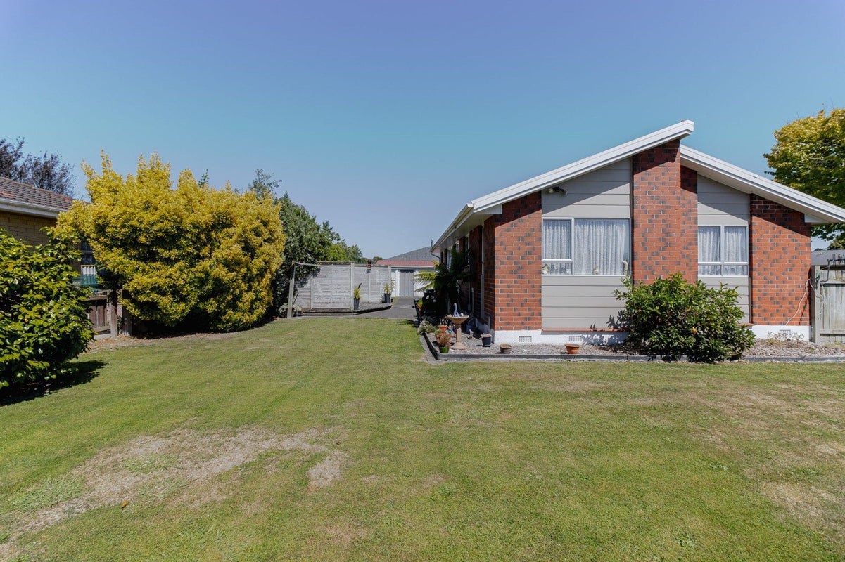 11 Otaki Place, Westbrook, Palmerston North - Carousel 1
