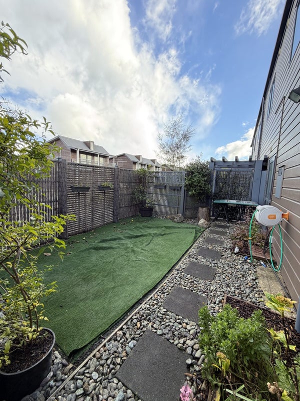 19 Rochdale Way, Stoke, Nelson - Carousel 2