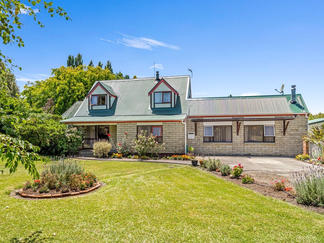 42 Delhi Avenue, Aramoho, Whanganui - Carousel 1