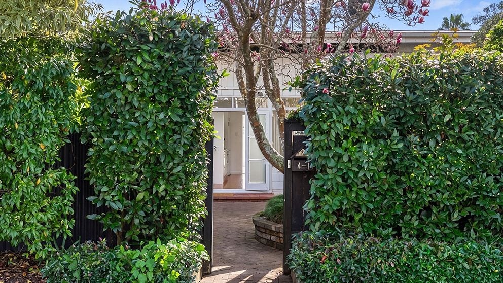 4/1 Saratoga Avenue, Herne Bay, Auckland - Carousel 1