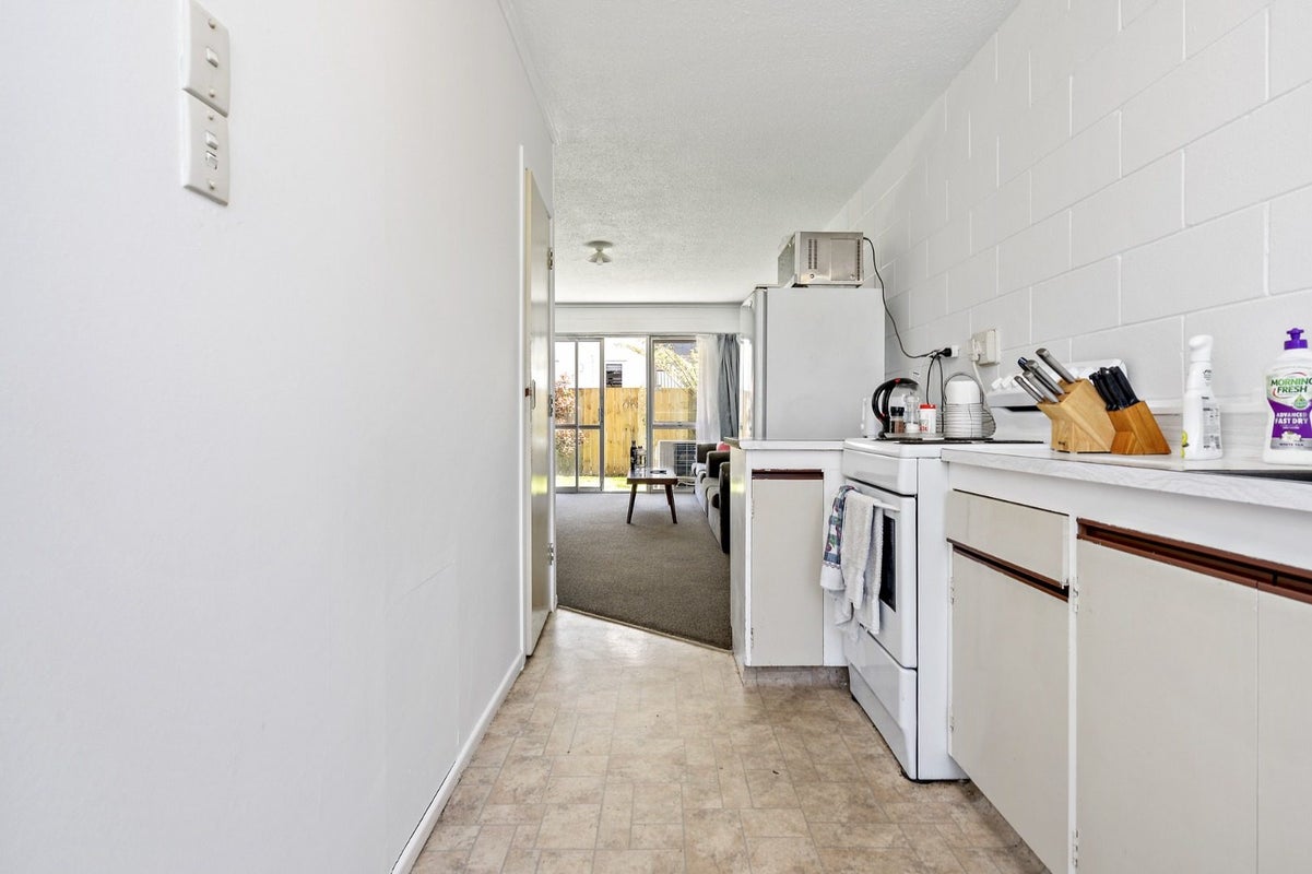 2/45 York Street, Hamilton East, Hamilton, Waikato - Carousel 2