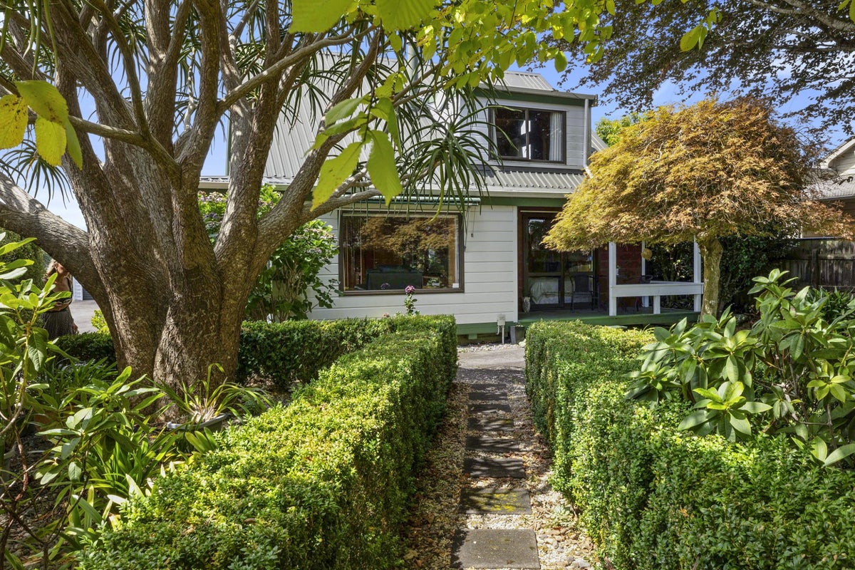 173 Brooklands Road, Vogeltown, New Plymouth - Carousel 1