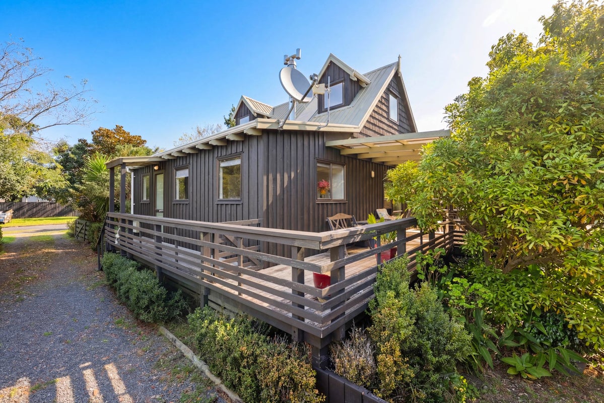 4 Millen Place, Clarks Beach, Clarks Beach - Carousel 2
