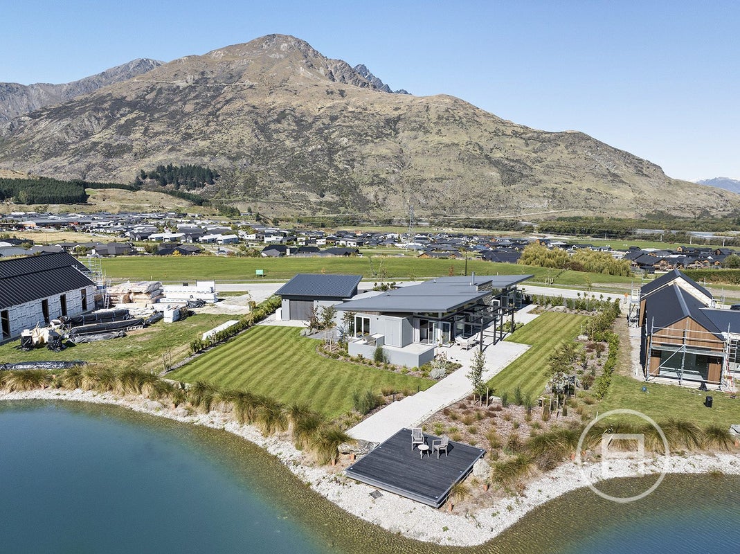 8 Kahiwi Drive, Lower Shotover, Queenstown - Carousel 2