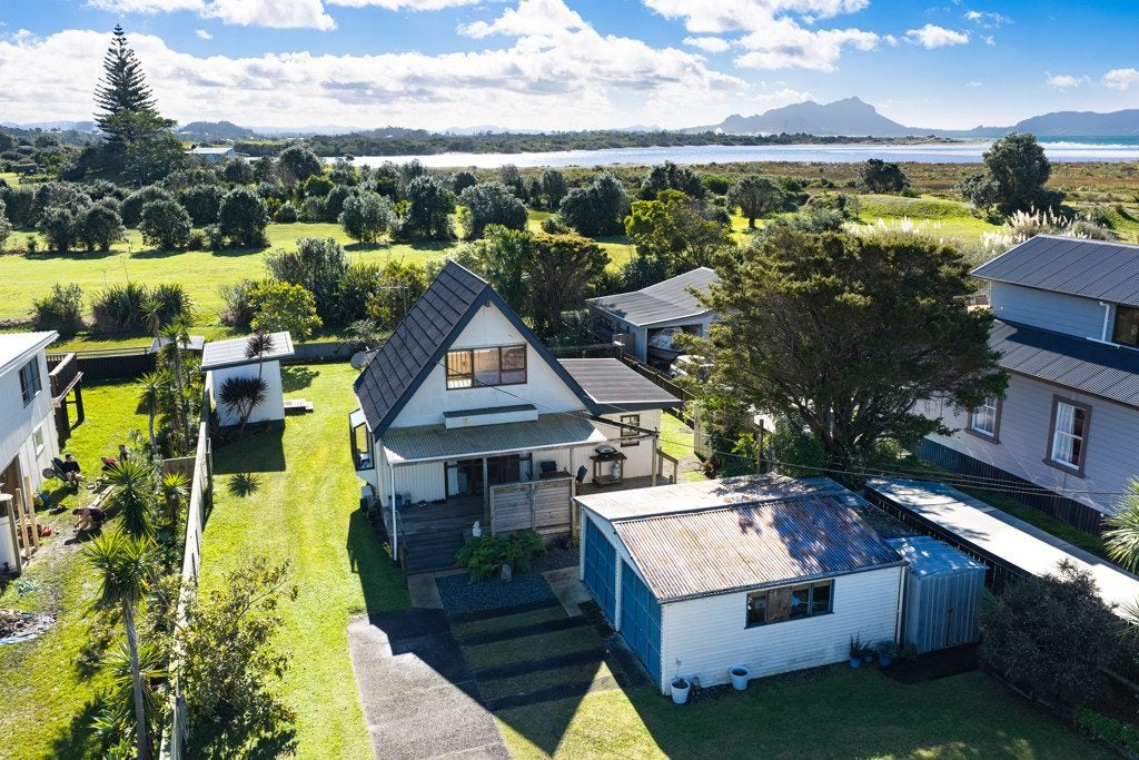 31 Bream Bay Drive, Ruakaka, Ruakaka - Carousel 1