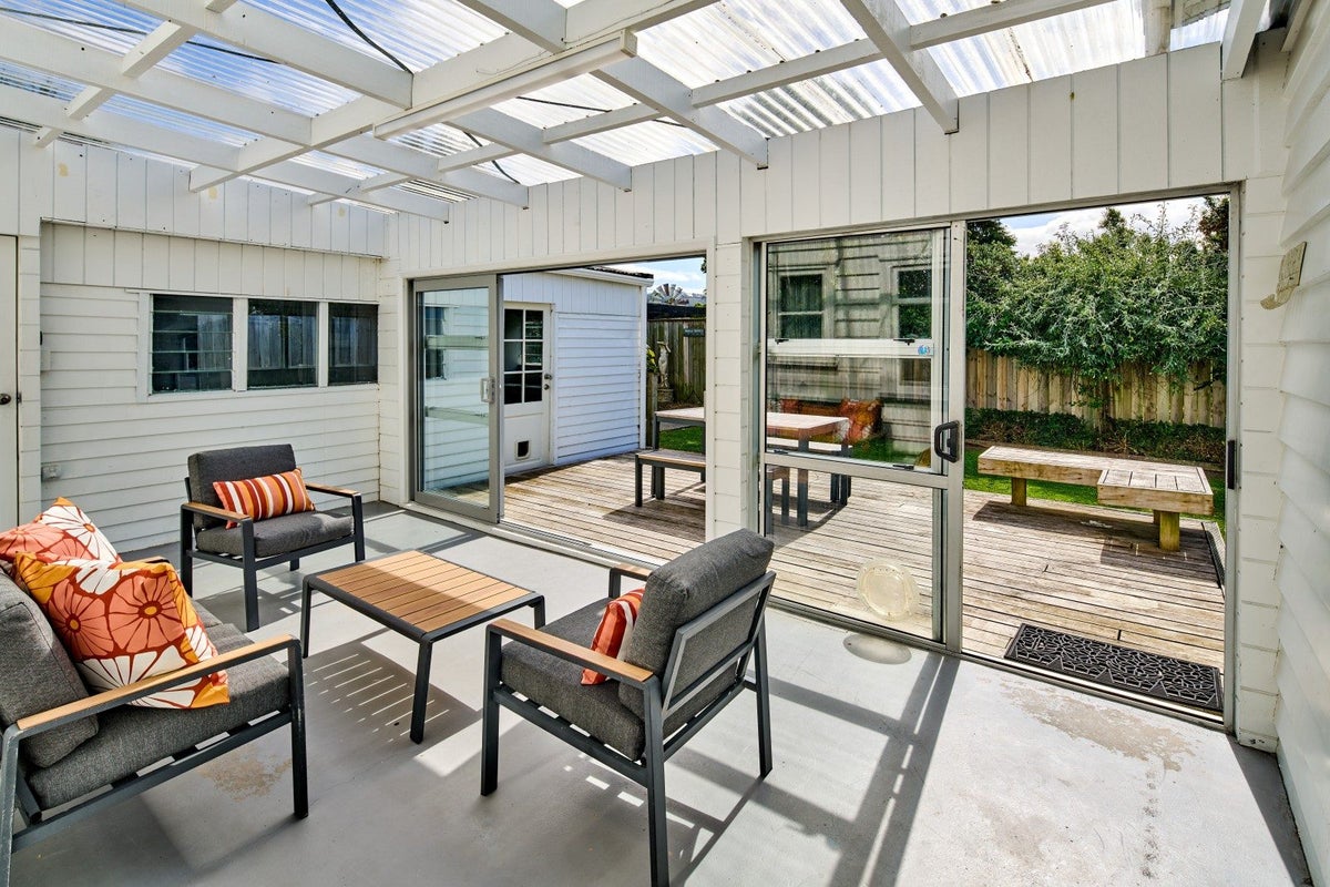 10 Bentinck Street, Wallaceville, Upper Hutt - Carousel 2