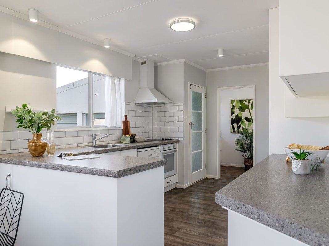 107 Ruamahanga Crescent, Terrace End, Palmerston North - Carousel 2