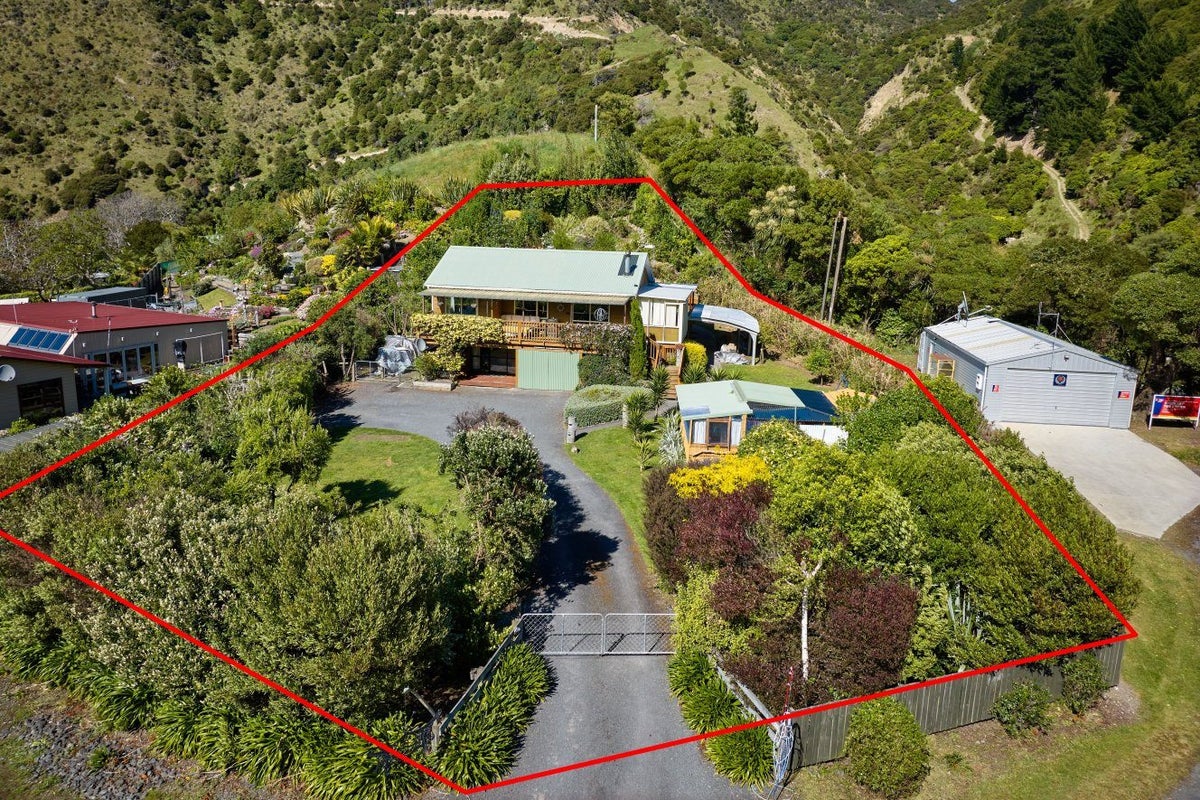 17 Makura Road, Goose Bay, Kaikoura - Carousel 2