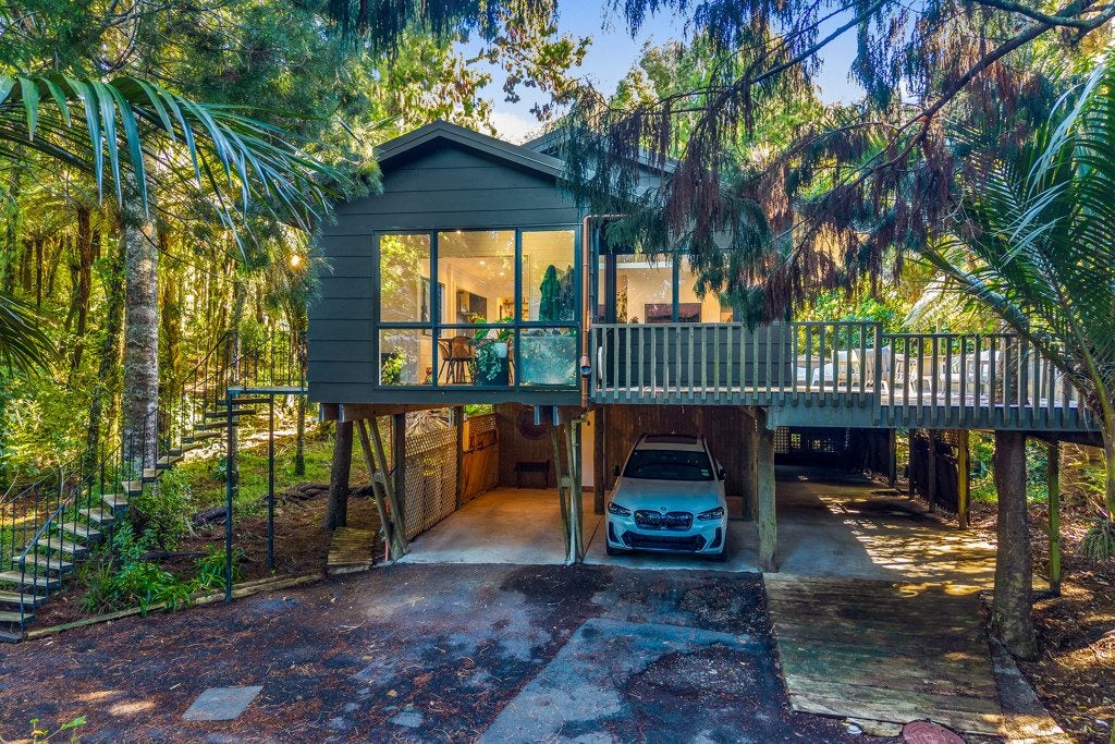 203 Scenic Drive, Titirangi, Auckland - Carousel 2