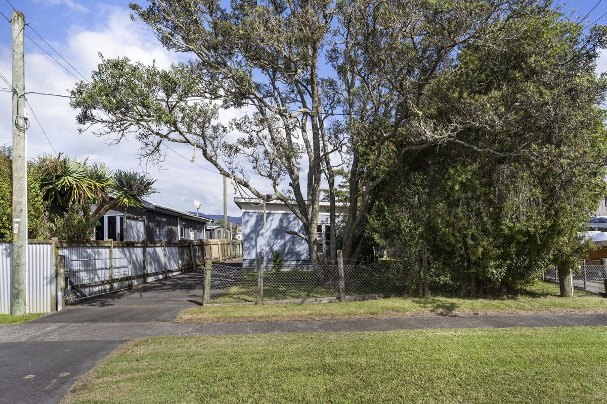 64 Howard Road, Orere Point - Carousel 2