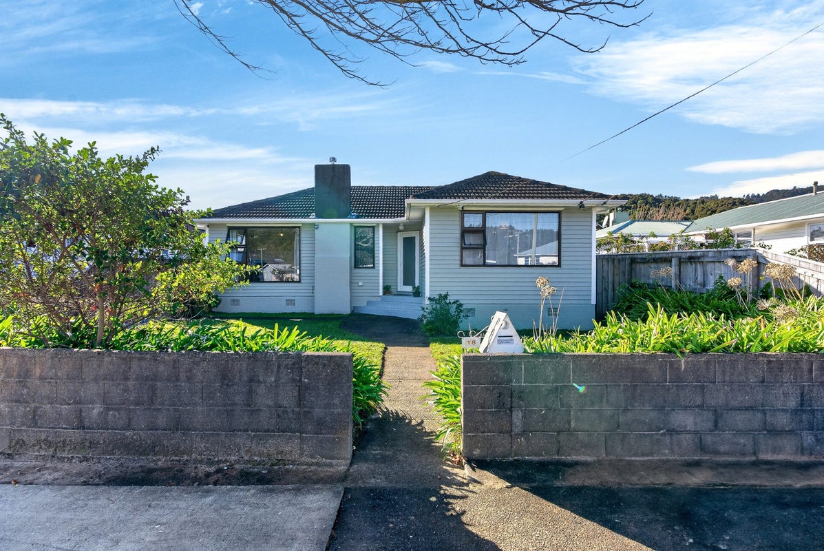 18 Richard Grove, Stokes Valley, Lower Hutt - Carousel 24