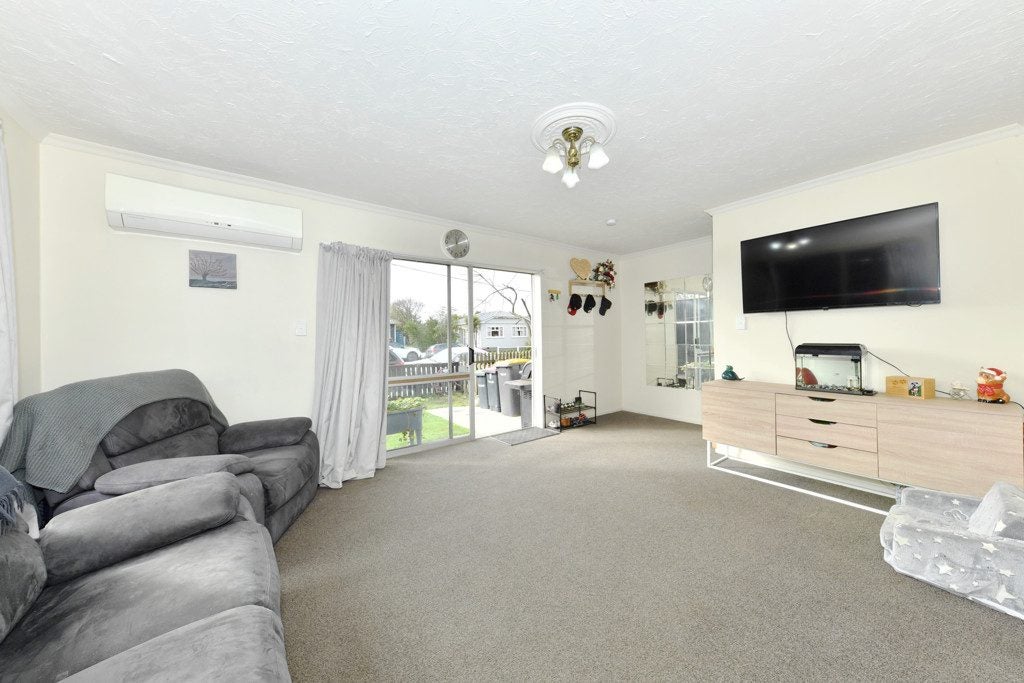 1/33 Nairn Street, Spreydon, Christchurch - Carousel 1