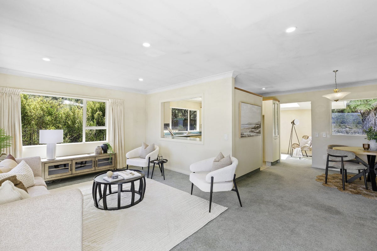 233A Whites Line East, Waiwhetu, Lower Hutt - Carousel 2
