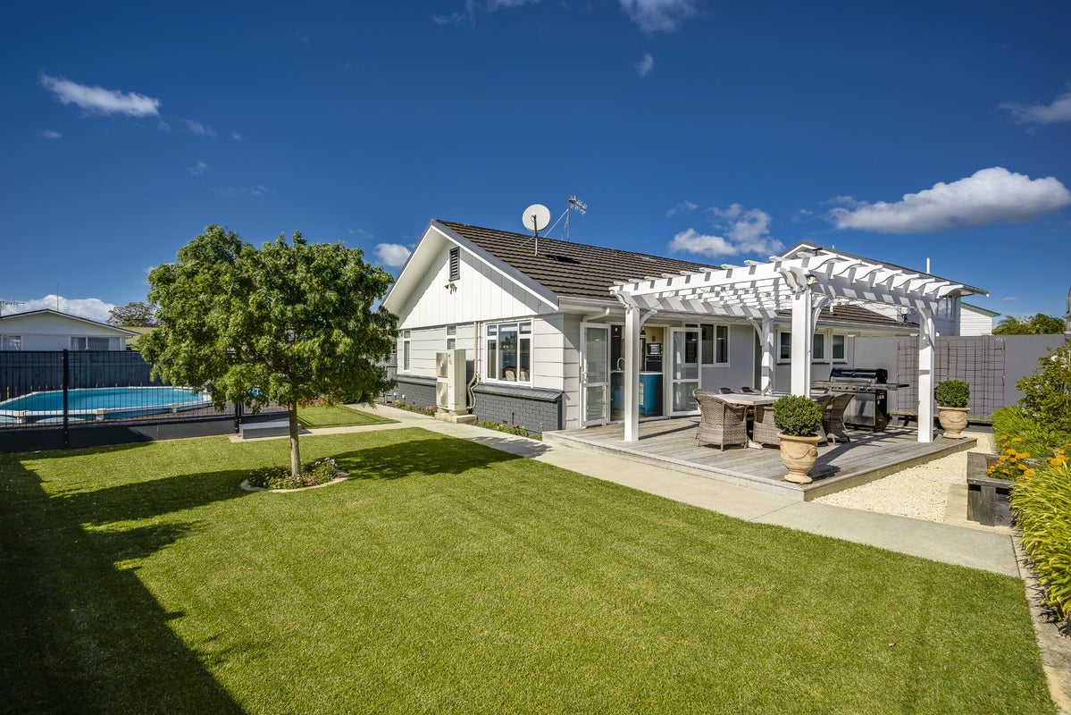 35 Holyrood Street, Taradale, Napier - Carousel 1