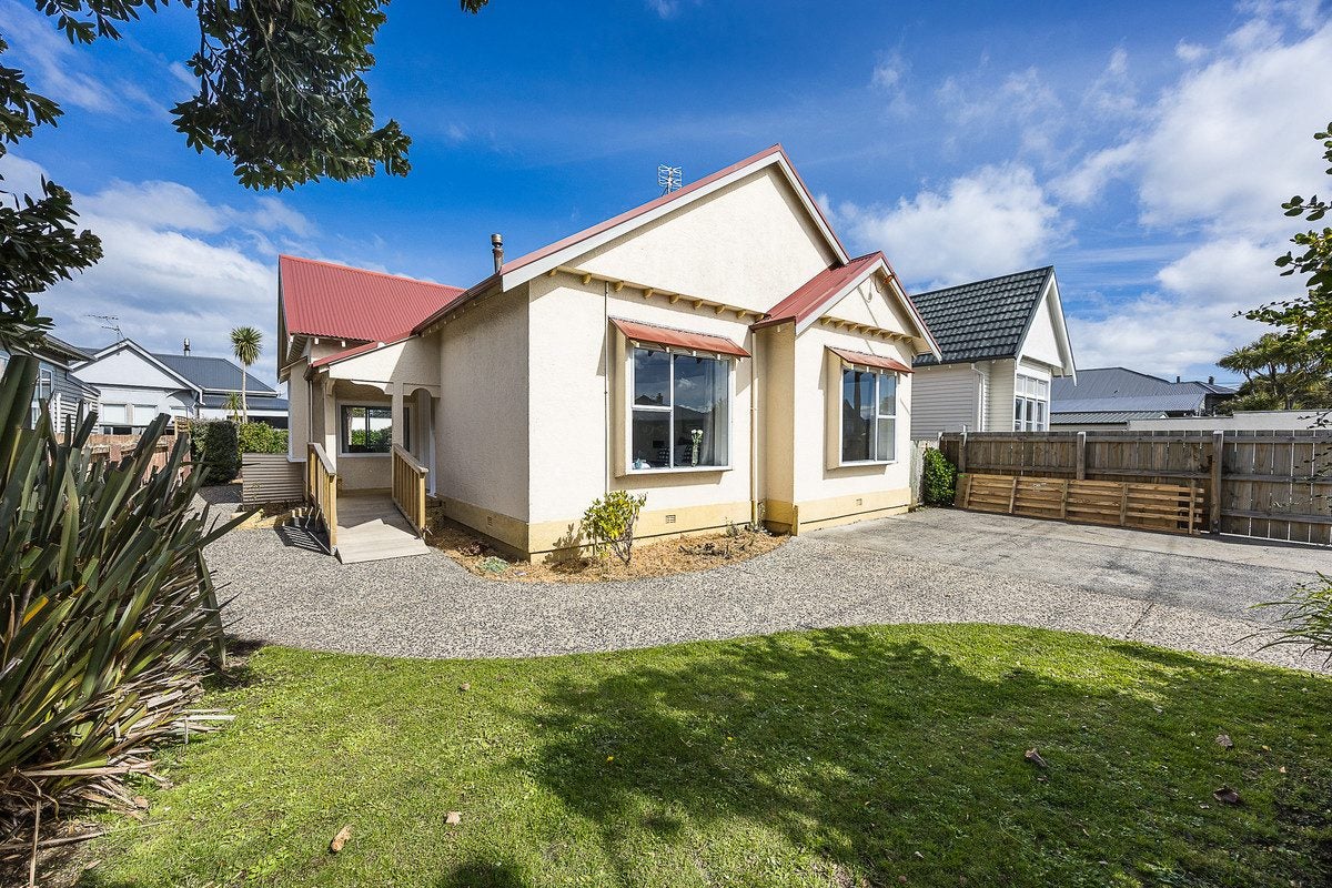 4 Gourley Street, Saint Kilda, Dunedin - Carousel 1