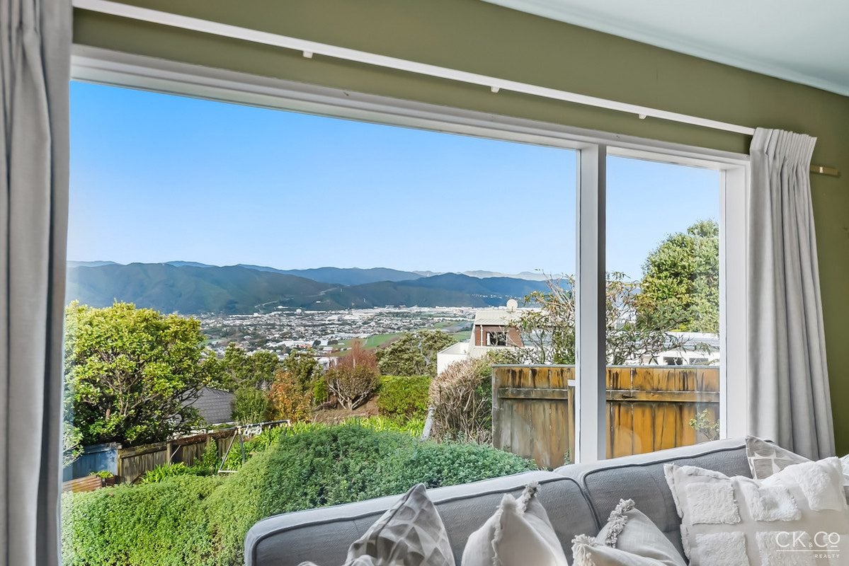 49 Pokohiwi Road, Normandale, Lower Hutt - Carousel 2