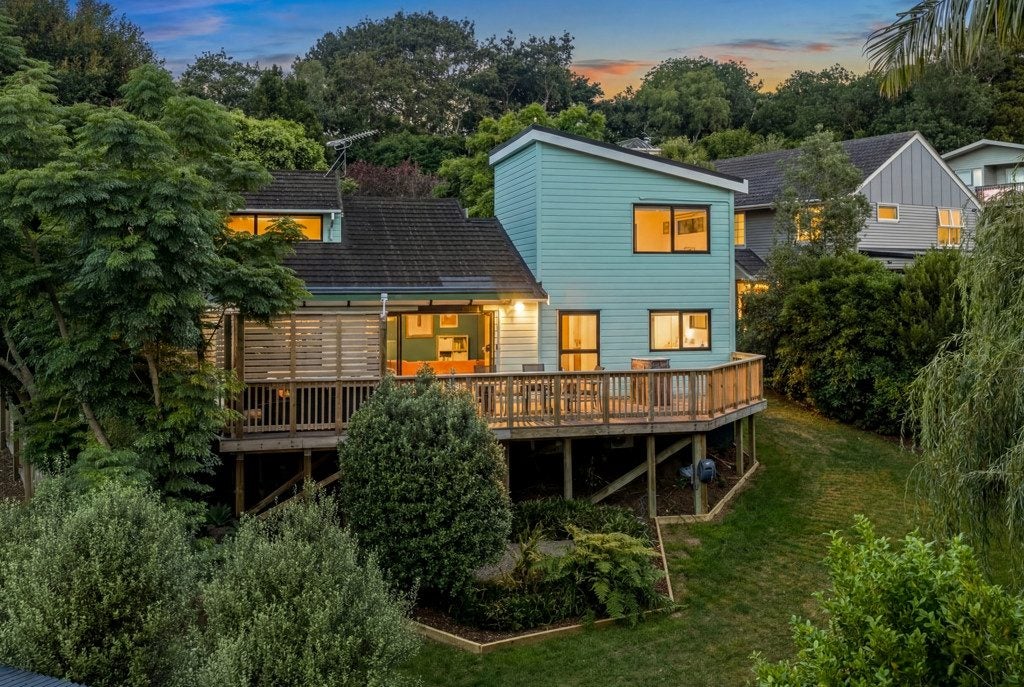 13 Rydal Drive, Mount Wellington, Auckland - Carousel 1