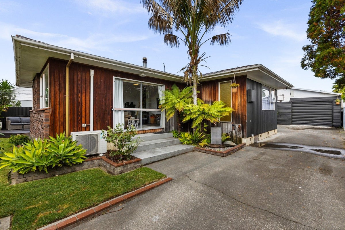 56 Wynyard Crescent, Tamatea, Napier - Carousel 1