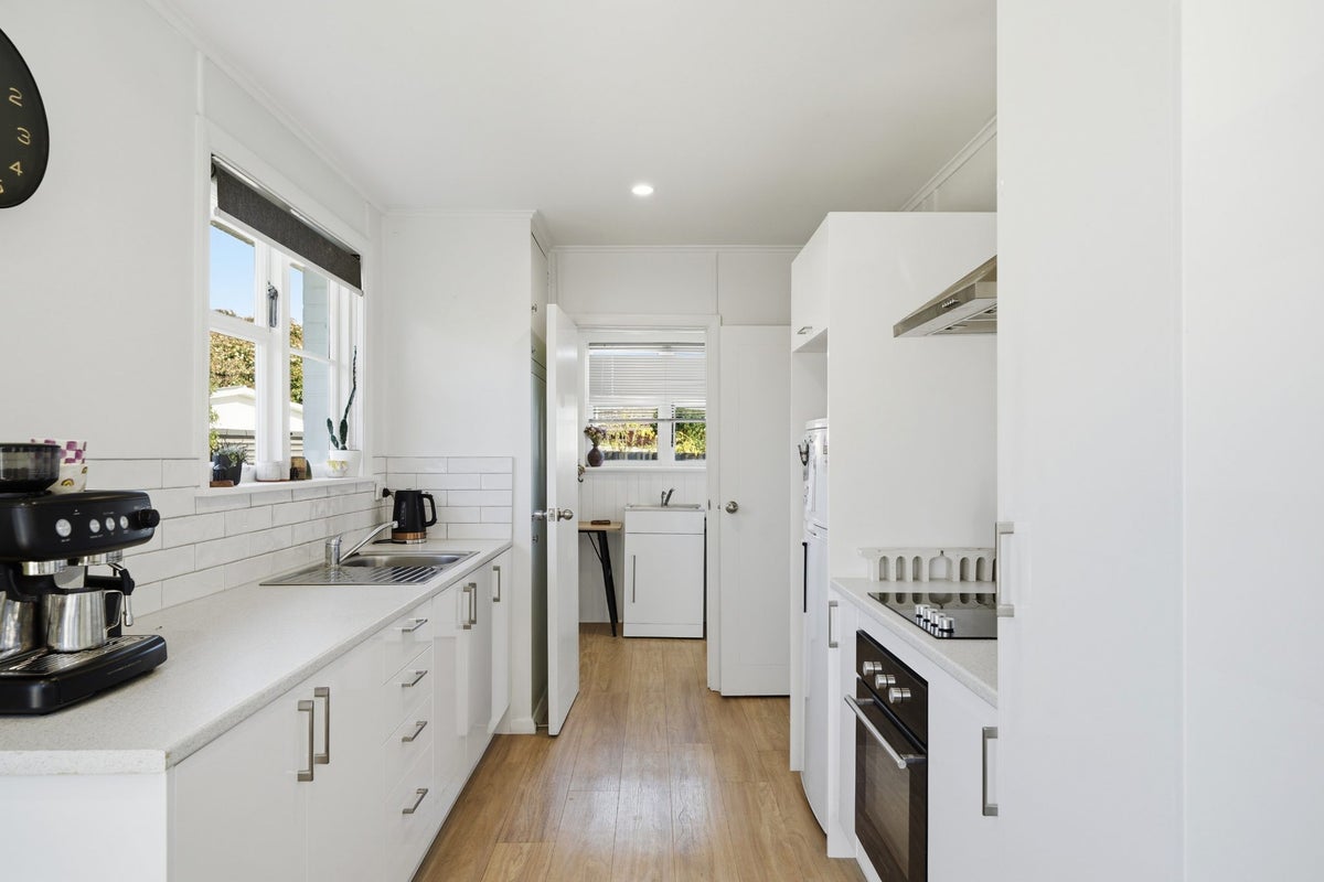 6 Paddington Street, Northcote, Christchurch - Carousel 2