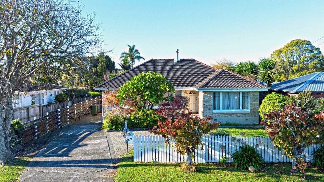 59 Angelo Avenue, Howick, Auckland - Carousel 1