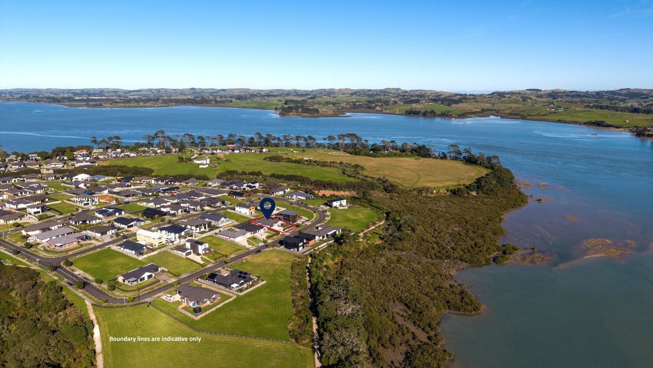 34 Tahuna Minhinnick DR, Glenbrook, Glenbrook - Carousel 1