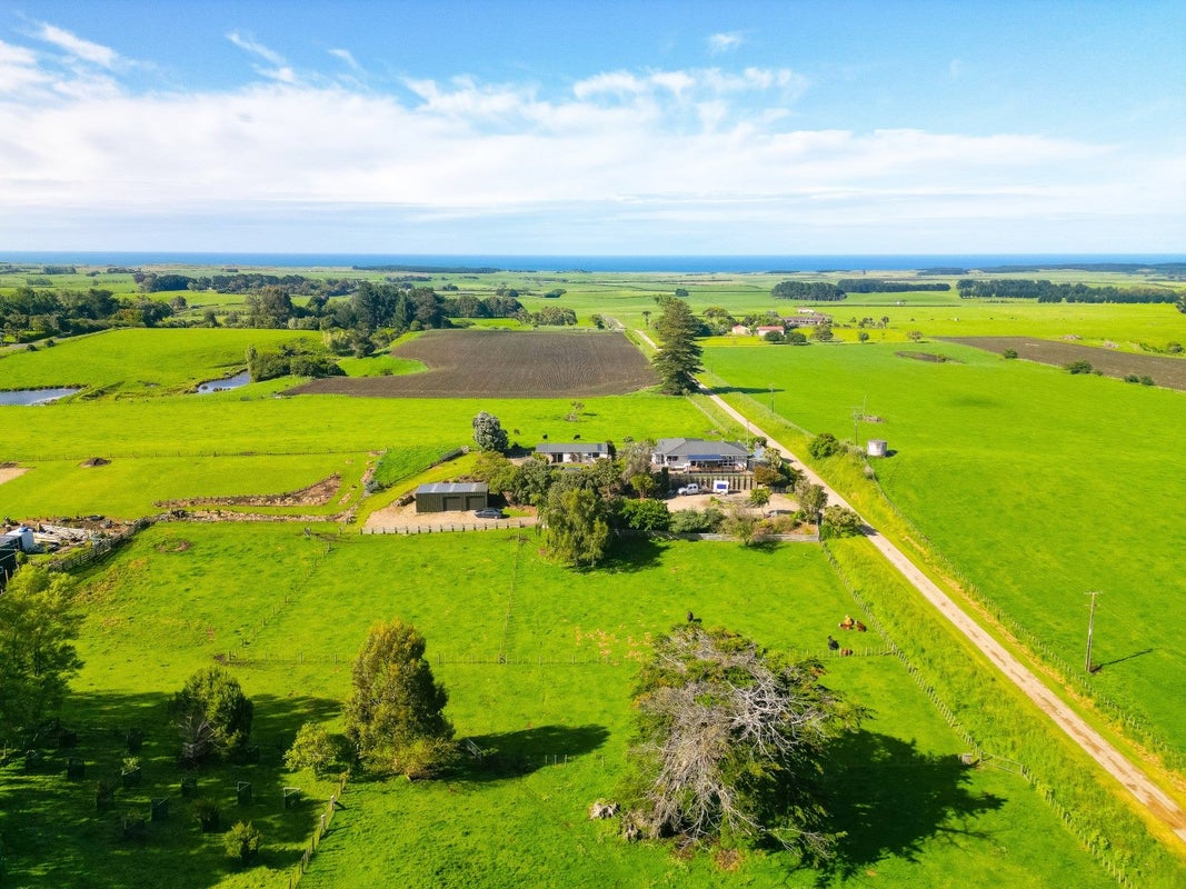 13 Huxley Road, Maxwell, Whanganui - Carousel 24