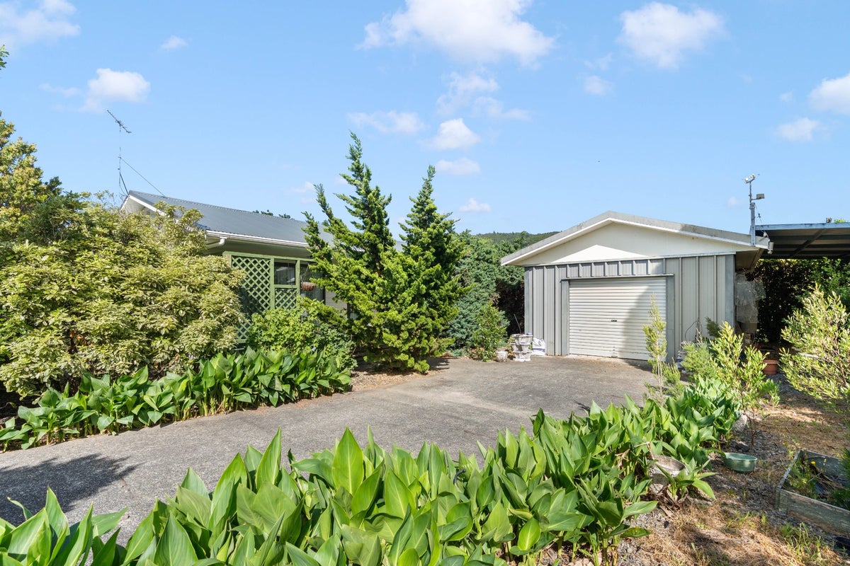10 Moore Street, Featherston - Carousel 2