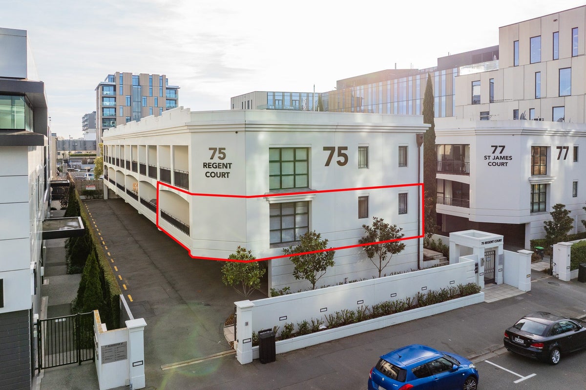 2/75 Gloucester Street, Christchurch Central, Christchurch - Carousel 1