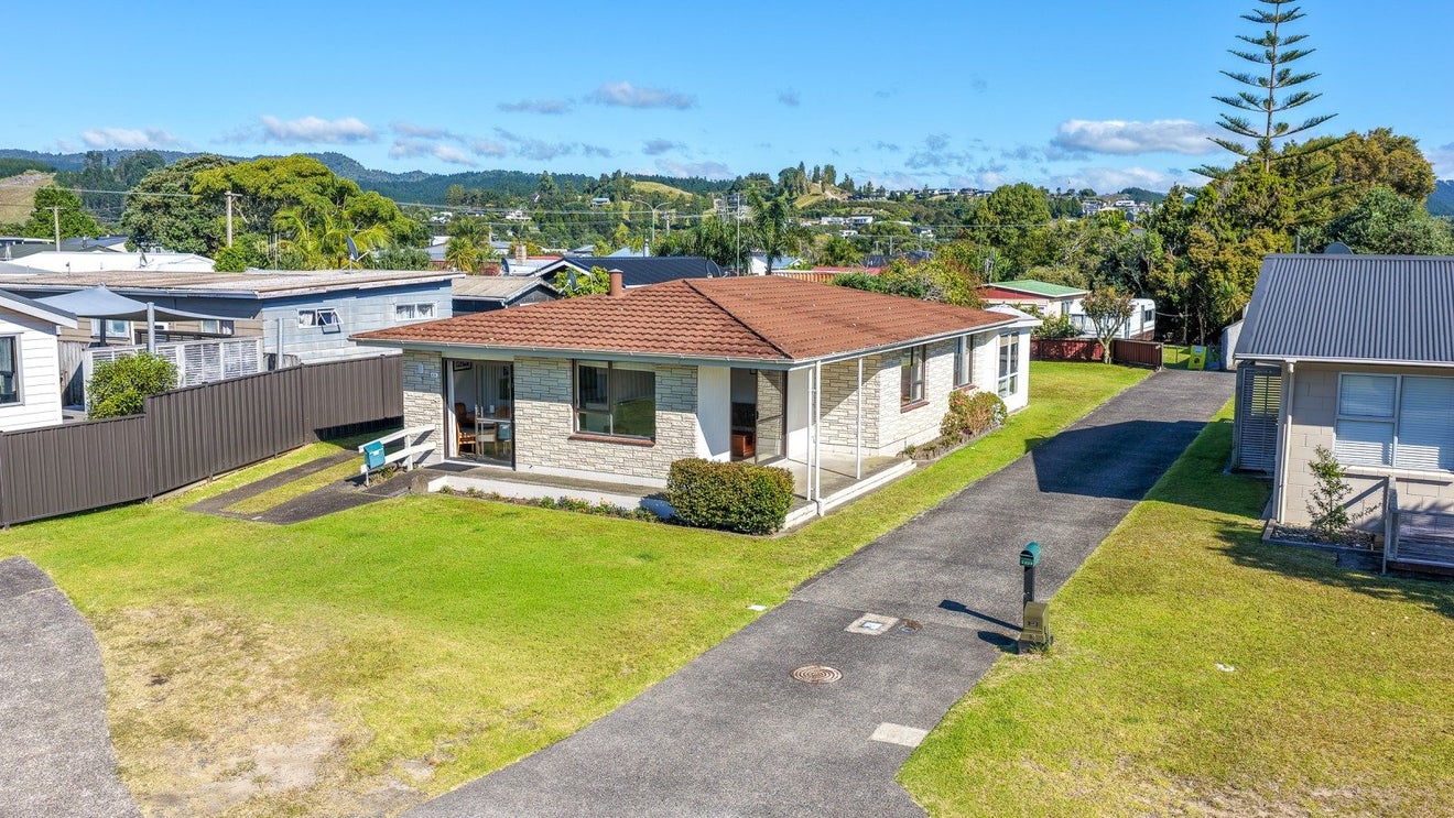 201A The Square, Whangamata, Whangamata - Carousel 1