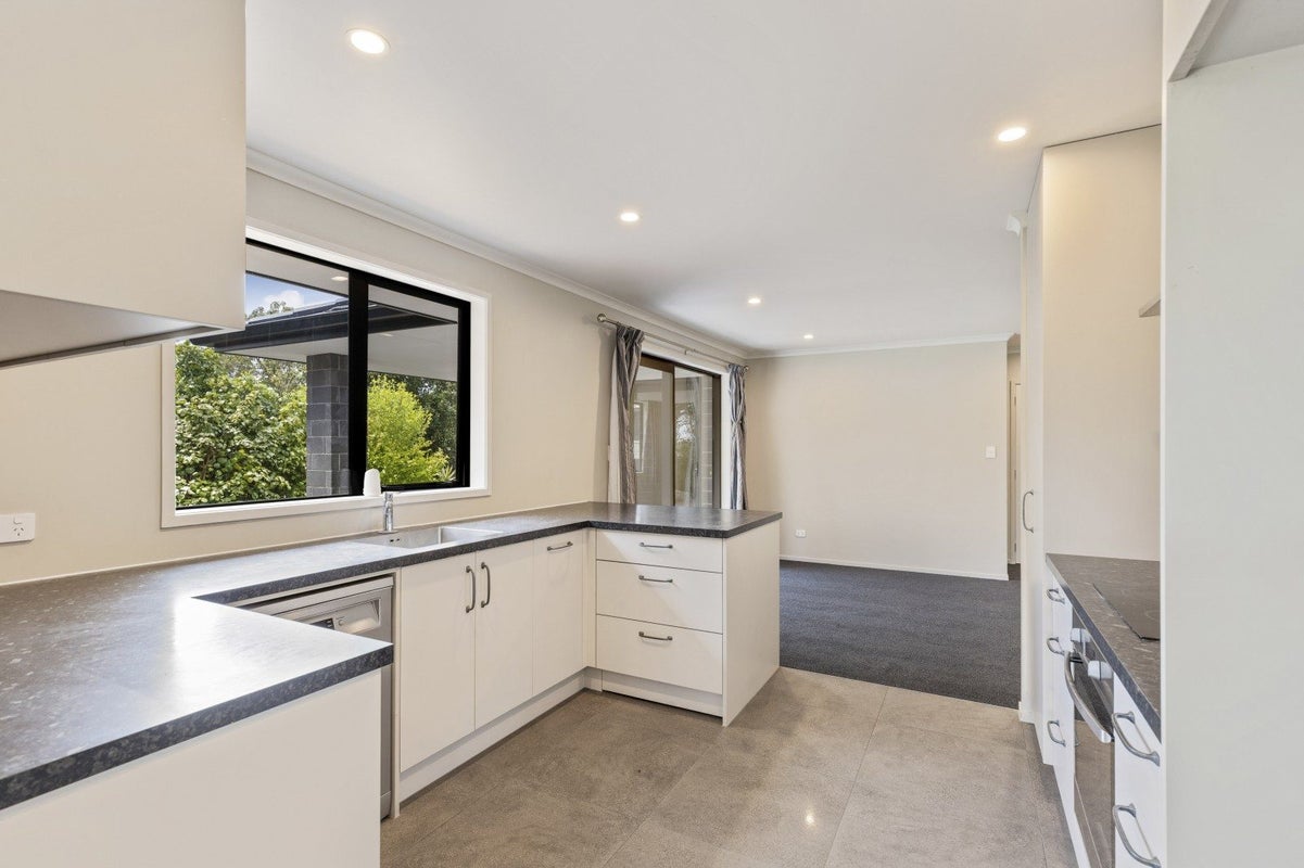 1402 Devon Road, Brixton, Waitara - Carousel 2