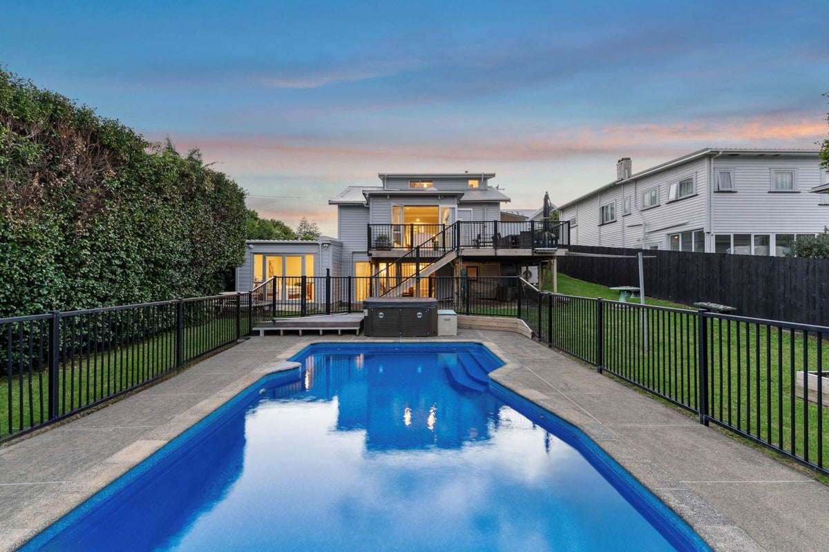 101 Huia Road, Point Chevalier, Auckland - Carousel 1