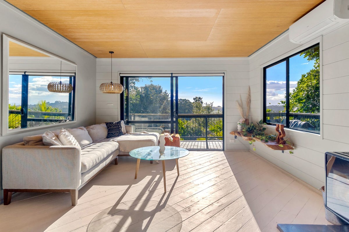 71 Trig Hill Road, Onetangi, Waiheke Island - Carousel 1