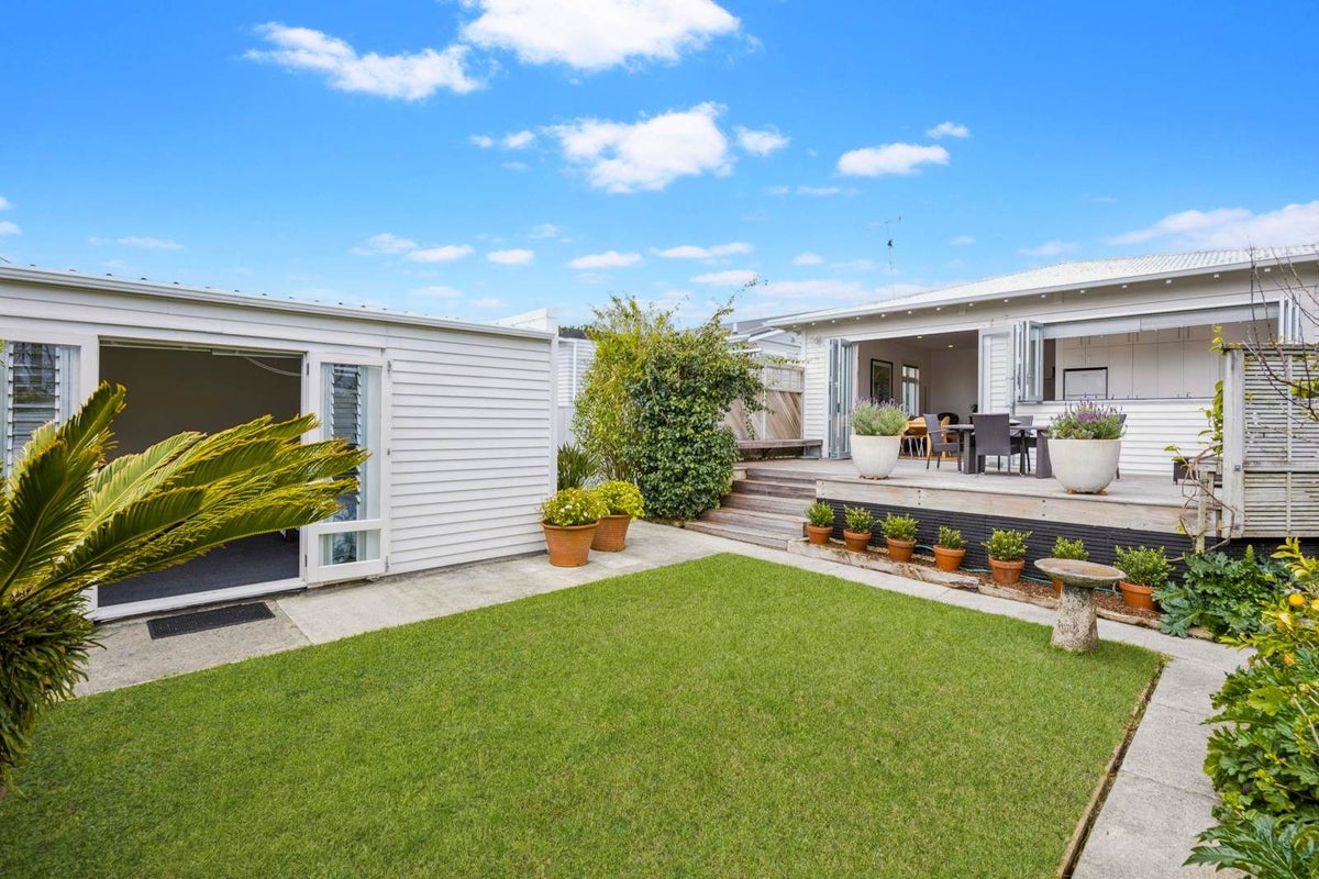 23 Oban Road, Westmere, Auckland - Carousel 1