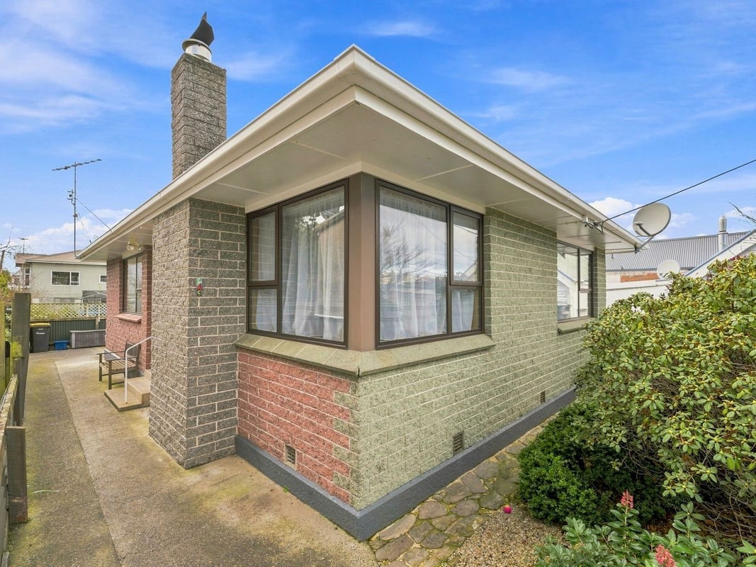 4 Eastbourne Street, Caversham, Dunedin - Carousel 1