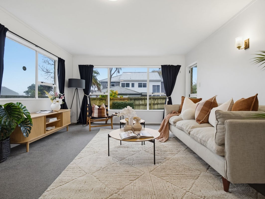 3 Rika Place, Kawaha Point, Rotorua - Carousel 1