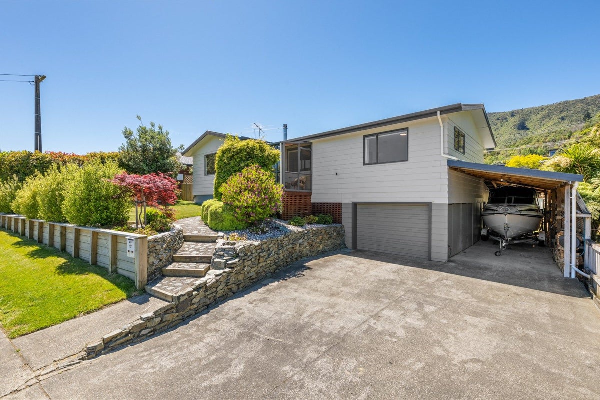 17 Boons Valley Road, Waikawa, Picton - Carousel 2