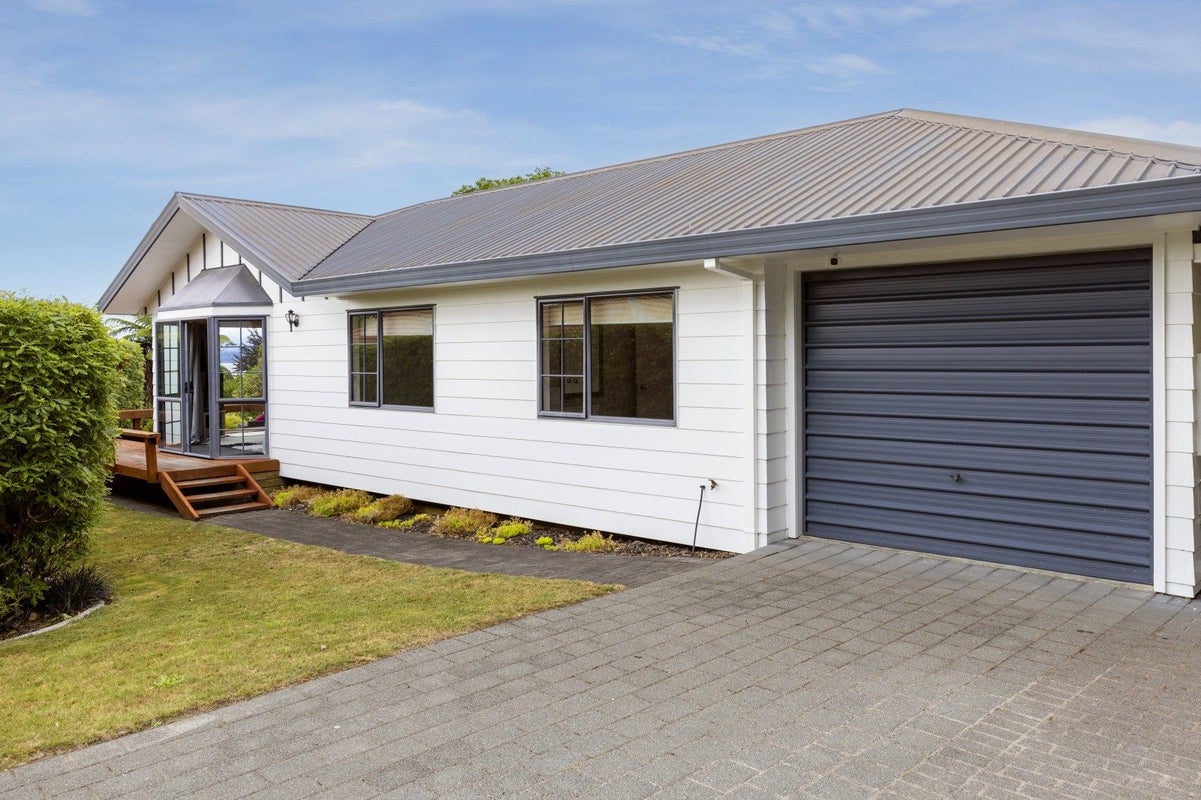 1/19 Brunette Drive, Acacia Bay, Taupo - Carousel 1