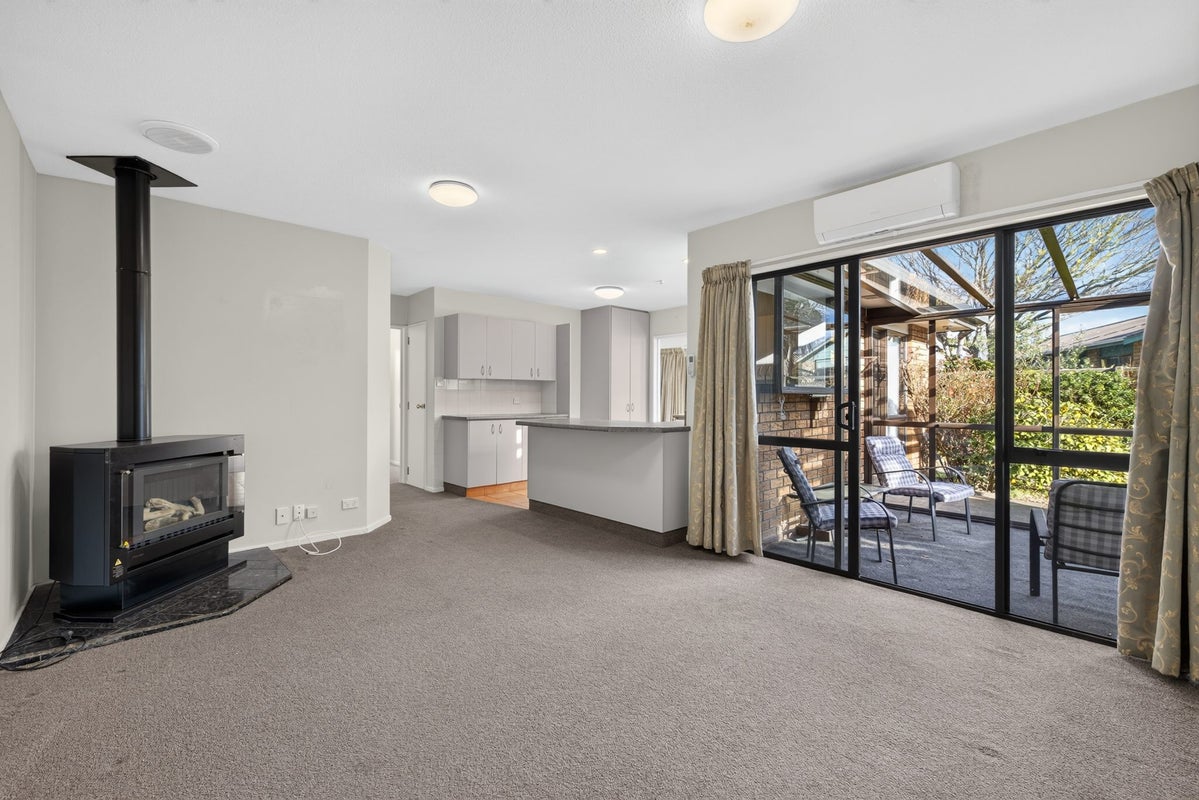 8 Ronald George Place, Parklands, Christchurch - Carousel 2