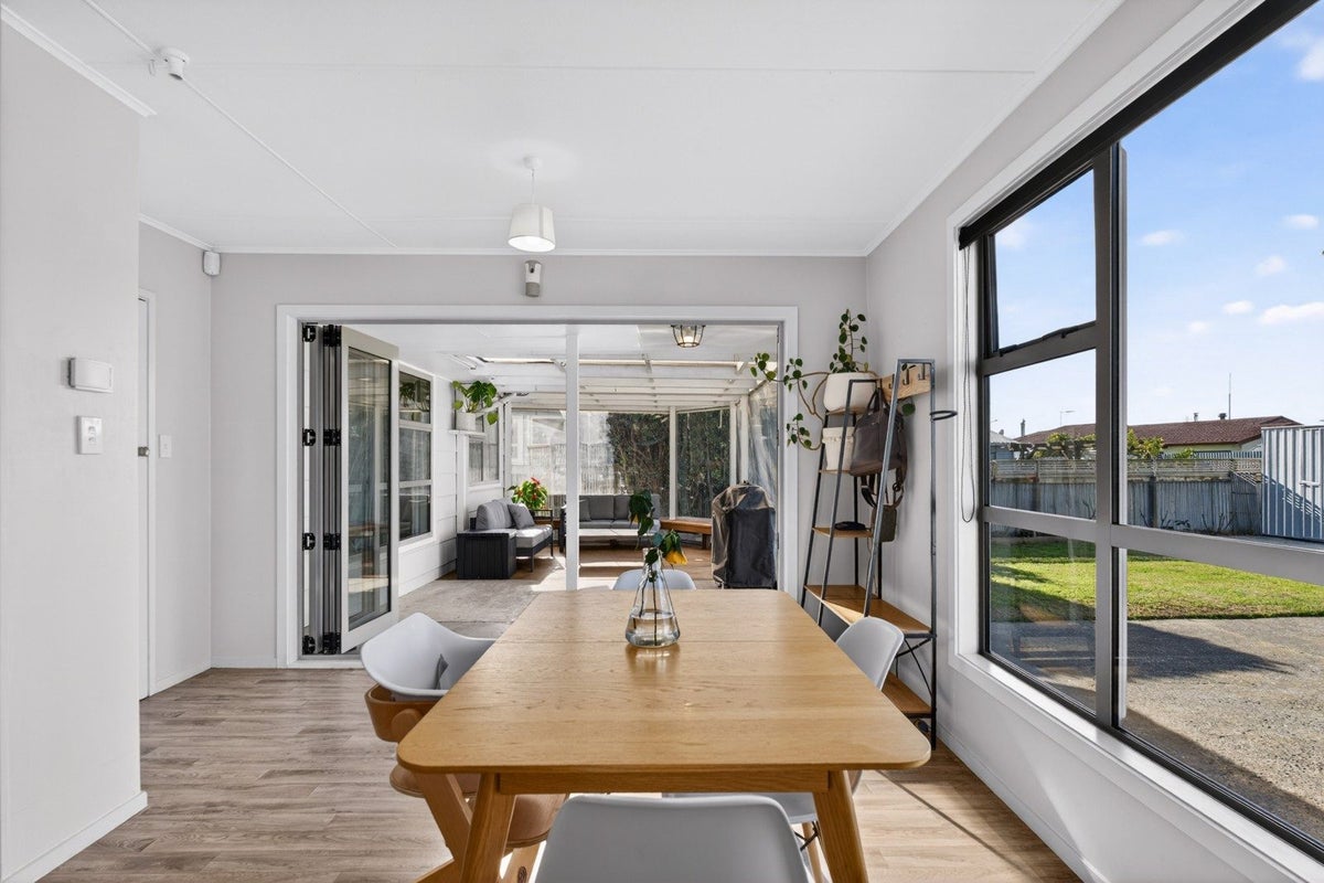 313 Westminster Avenue, Tamatea, Napier - Carousel 1
