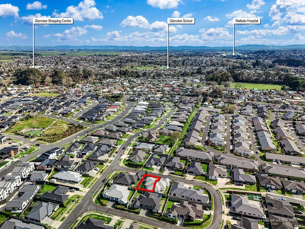 1/4 Bostonkip Crescent, Fitzroy, Hamilton - Carousel 14